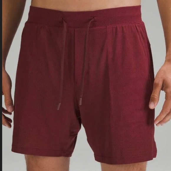 lululemon License to Train short 5** LL - Picture 5 of 7